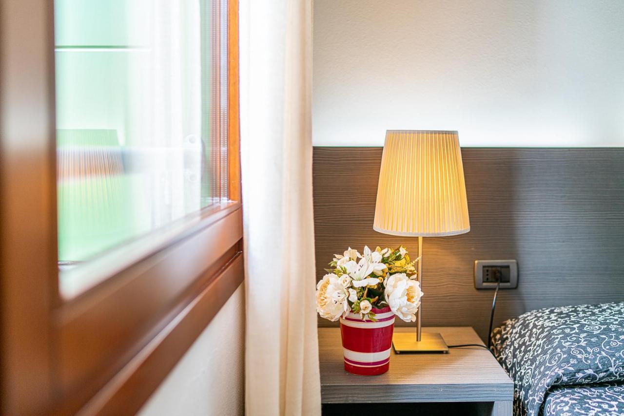Hotel La Pergola 리그나노 사비아도로 외부 사진
